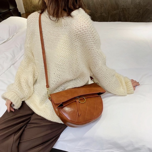 🆕MONTELLA Saddle Crossbody Bag - Picture 4 of 9